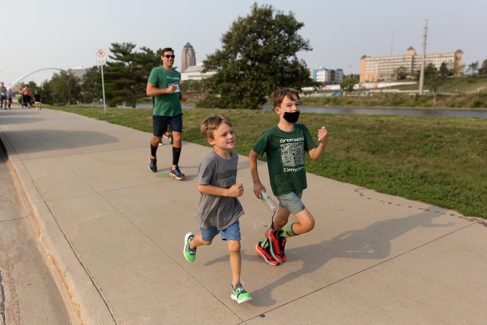 Families run for a great at DMPS OneRun